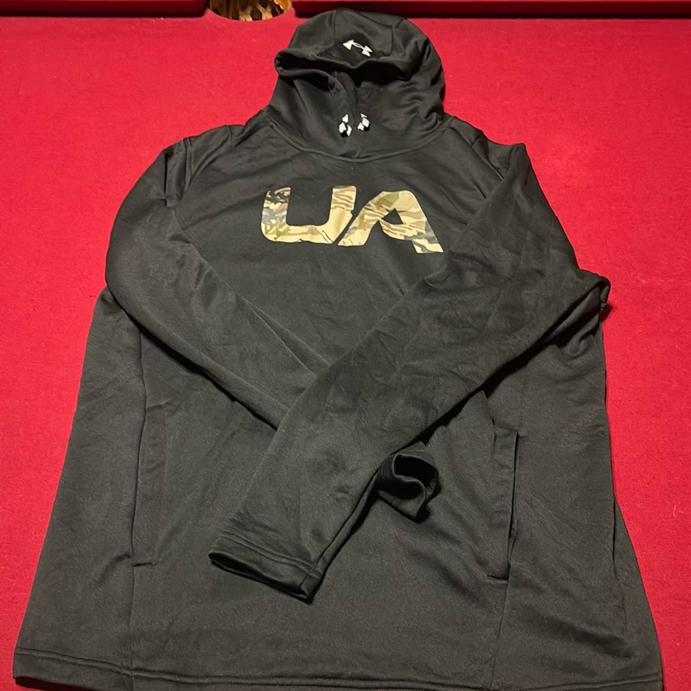 The see Armour camo hoodie